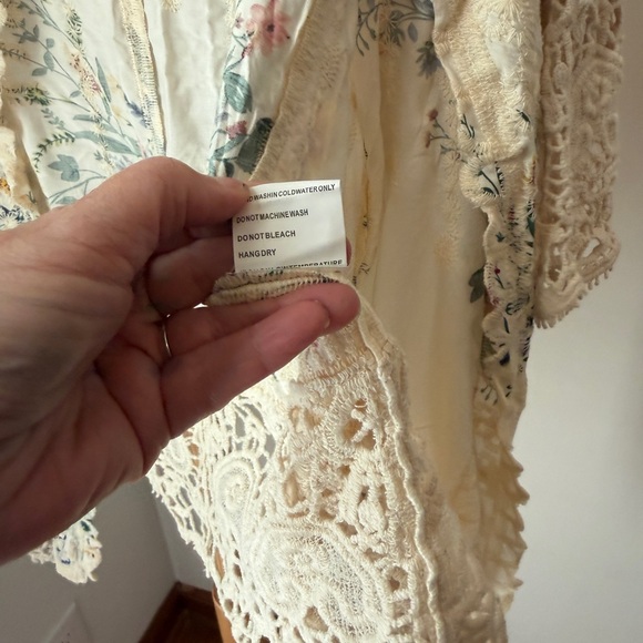 NEW Solitaire Floral Lace Crochet Kimono Open Cardigan Boho Embroidered size 2XL - Picture 5 of 8